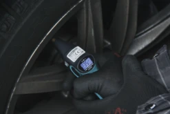 BGS Digitaler Reifendruckprüfer & Reifenprofil-Messschieber | "2-IN-1" – 6647 -Nilfisks Geschaft 6647 007