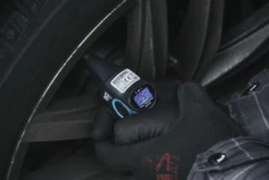 BGS Digitaler Reifendruckprüfer & Reifenprofil-Messschieber | "2-IN-1" – 6647 -Nilfisks Geschaft 6647 009